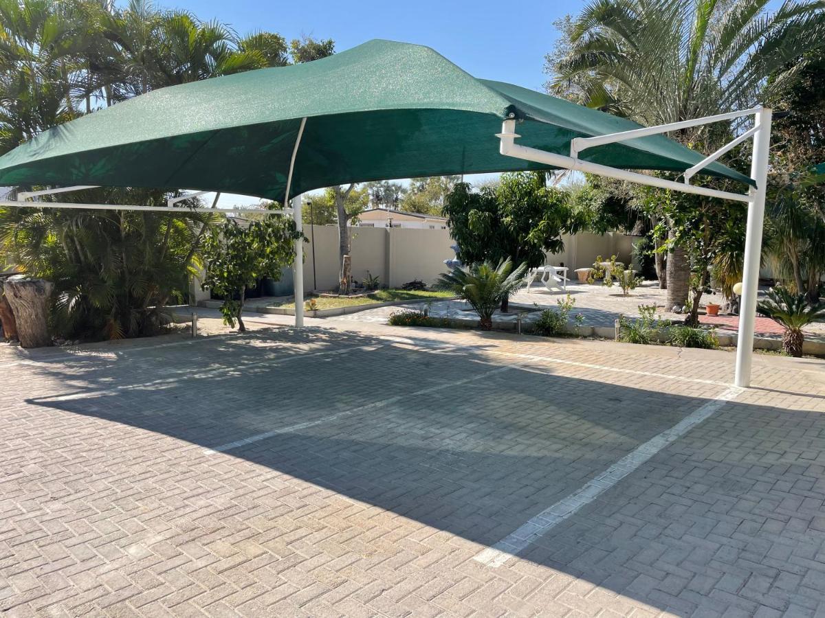 Ry Courtyard Hotel Oshakati Екстериор снимка