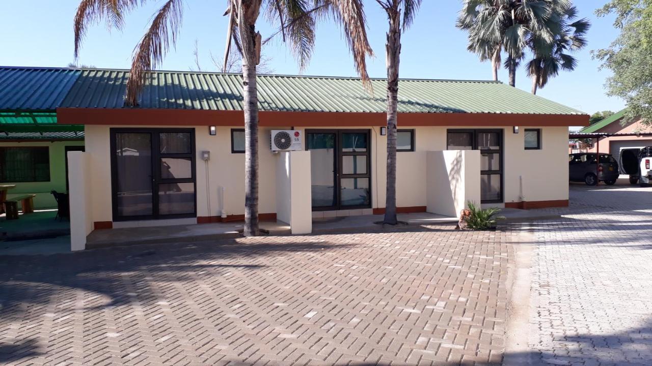 Ry Courtyard Hotel Oshakati Екстериор снимка